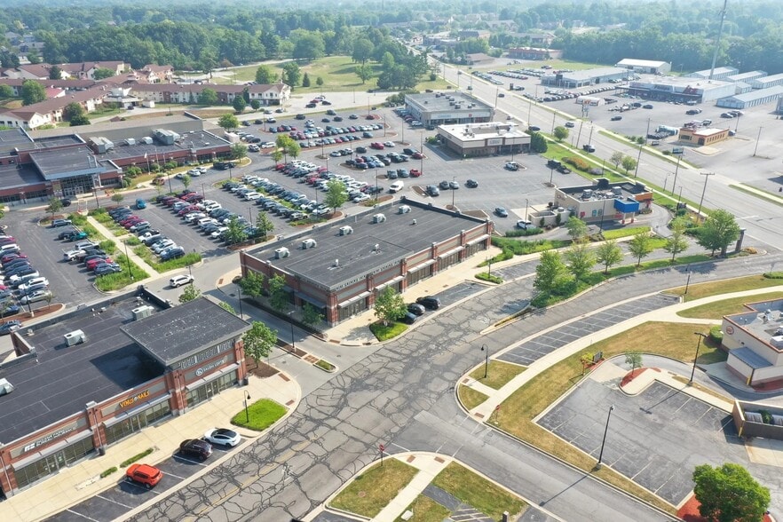 1211-1231 Cumberland Ave, Valparaiso, IN for lease - Aerial - Image 3 of 8