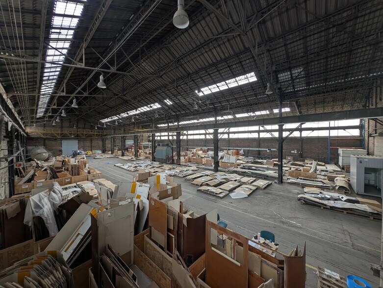 Flex in Petite-Forêt for lease - Building Photo - Image 2 of 11