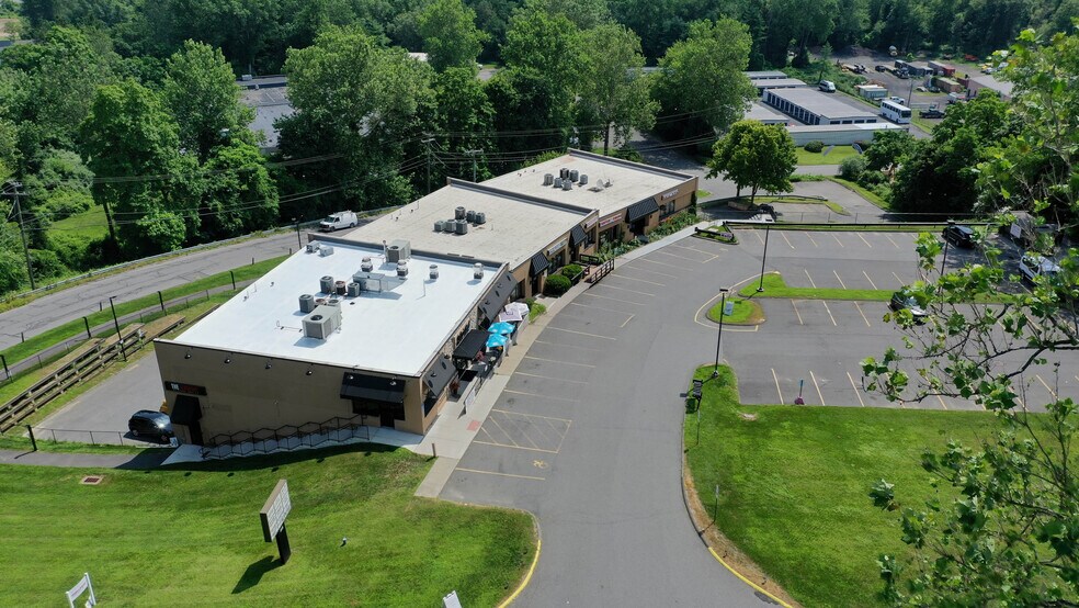 355 Federal Rd, Brookfield, CT for sale - Building Photo - Image 3 of 14