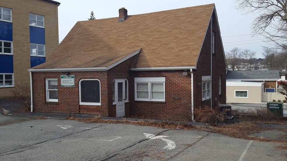 8 Horseshoe Ln, New City, NY for sale - Primary Photo - Image 1 of 10