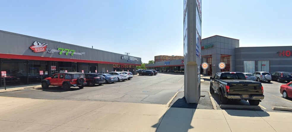 6249-6257 N McCormick Rd, Chicago, IL for lease - Building Photo - Image 1 of 10