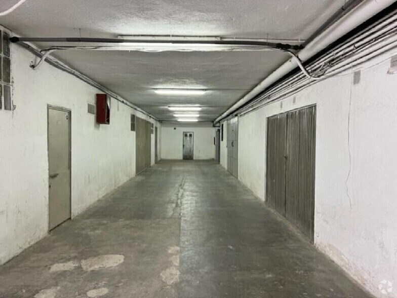 Retail in Madrid, Madrid for sale - Interior Photo - Image 1 of 1