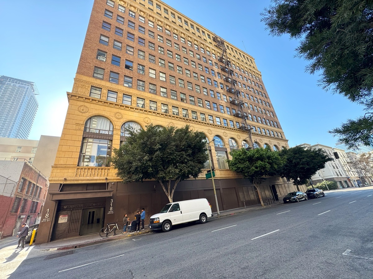 318-320 W 9th St, Los Angeles, CA for lease Building Photo- Image 1 of 7