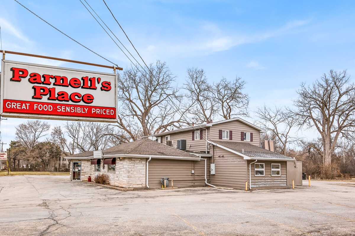 2932 Fond du Lac Rd, Oshkosh, WI for sale Primary Photo- Image 1 of 1