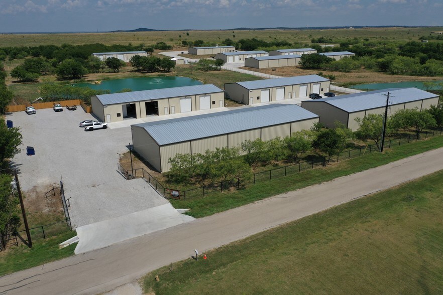 2320 Seaborn Rd, Ponder, TX for sale - Building Photo - Image 1 of 1