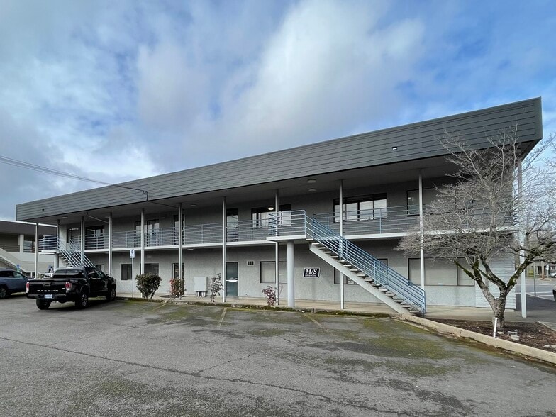 655 A St, Springfield, OR for lease - Building Photo - Image 2 of 5