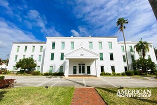 Medical Office Near SRQ Memorial Hospital - Convenience Store