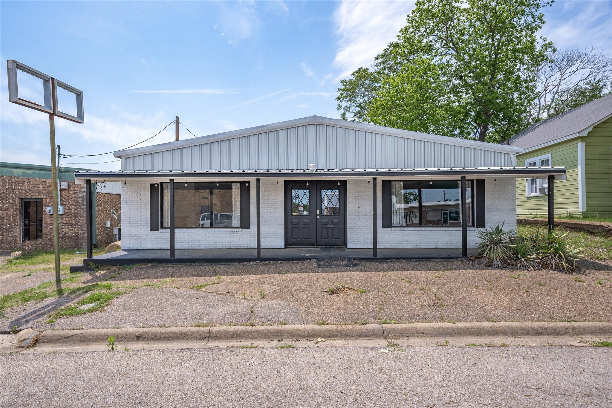 203 N Spring St, Grand Saline, TX for sale Primary Photo- Image 1 of 1