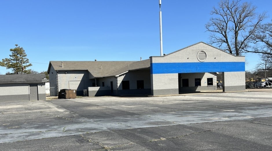 1600 E Broadway Ave, West Memphis, AR for sale - Building Photo - Image 2 of 8