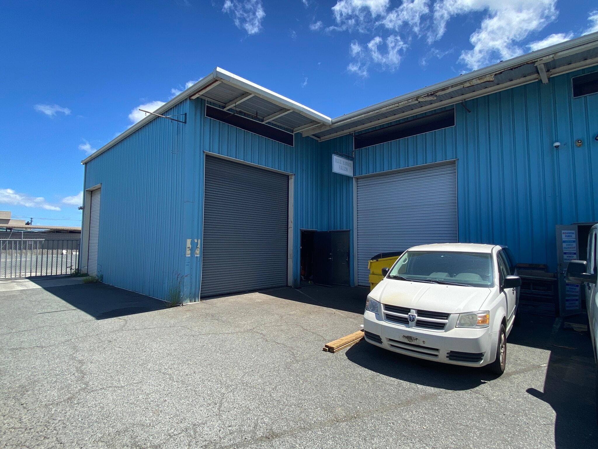 220 Puuhale Rd, Honolulu, HI for lease Building Photo- Image 1 of 9