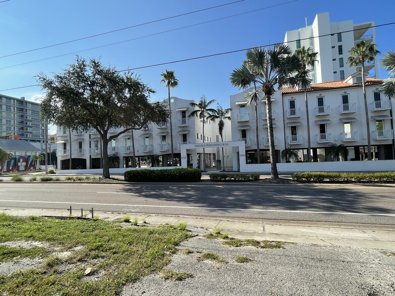 1348-1358 Fruitville Rd, Sarasota, FL for sale - Building Photo - Image 2 of 25