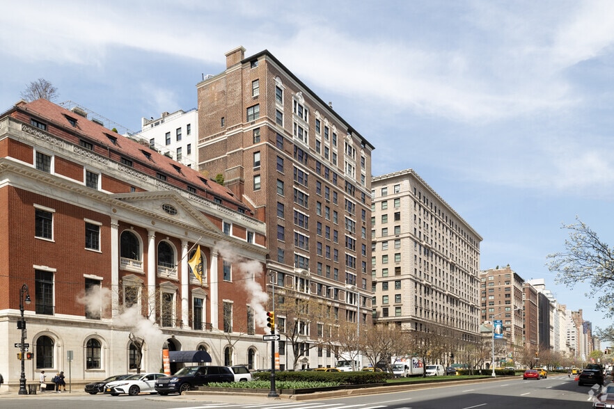 570 Park Ave, New York, NY for sale - Building Photo - Image 2 of 7