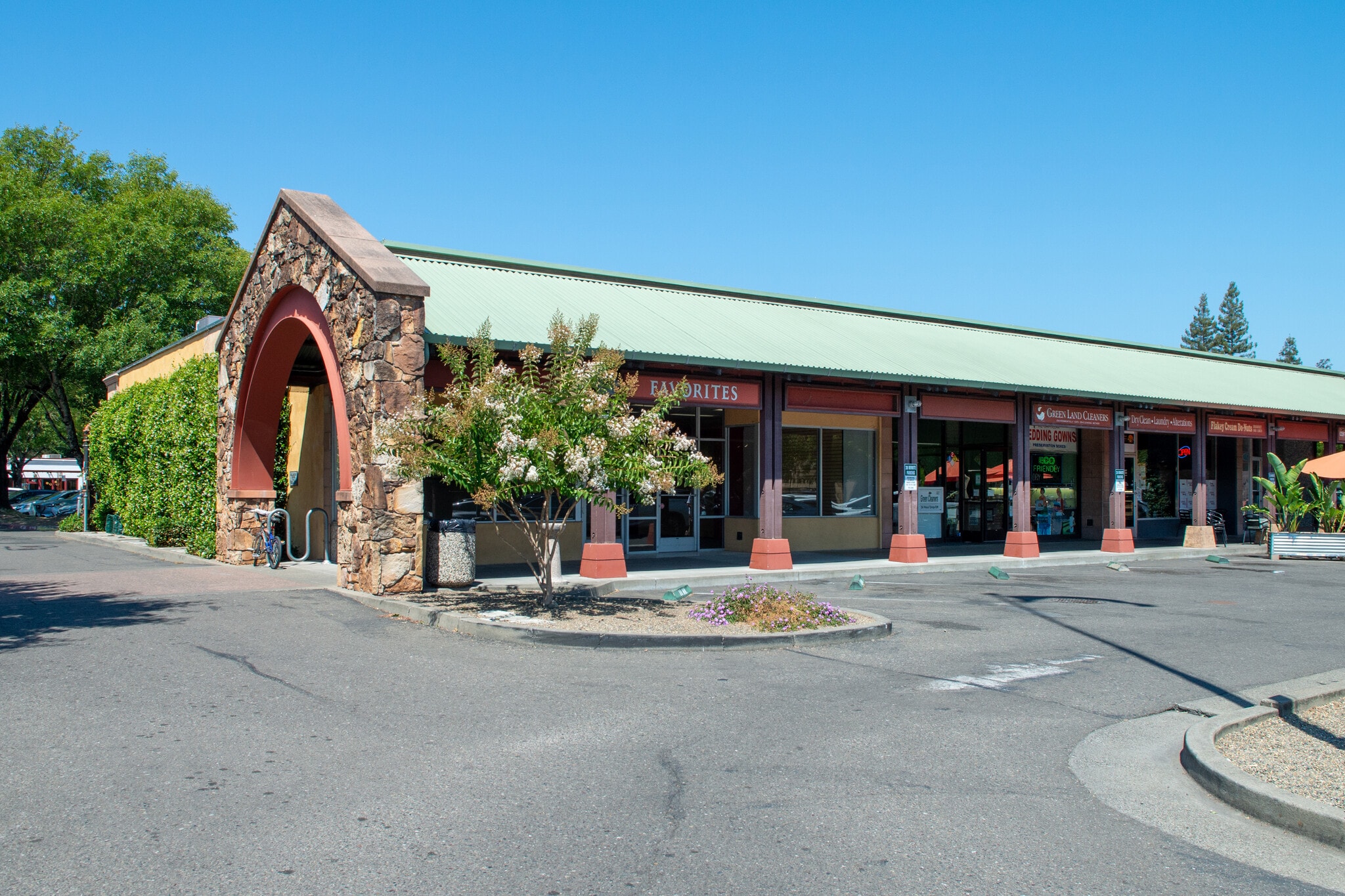 435 Center St, Healdsburg, CA for lease Building Photo- Image 1 of 33