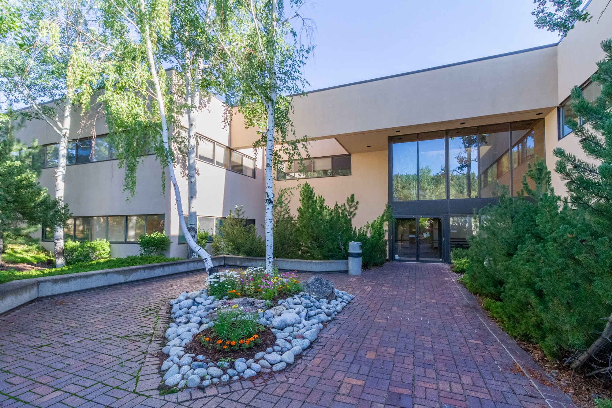 602 Park Point Dr, Golden, CO for lease Building Photo- Image 1 of 13