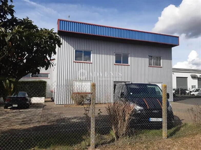 Flex in Pocé-sur-Cisse for sale - Building Photo - Image 2 of 2