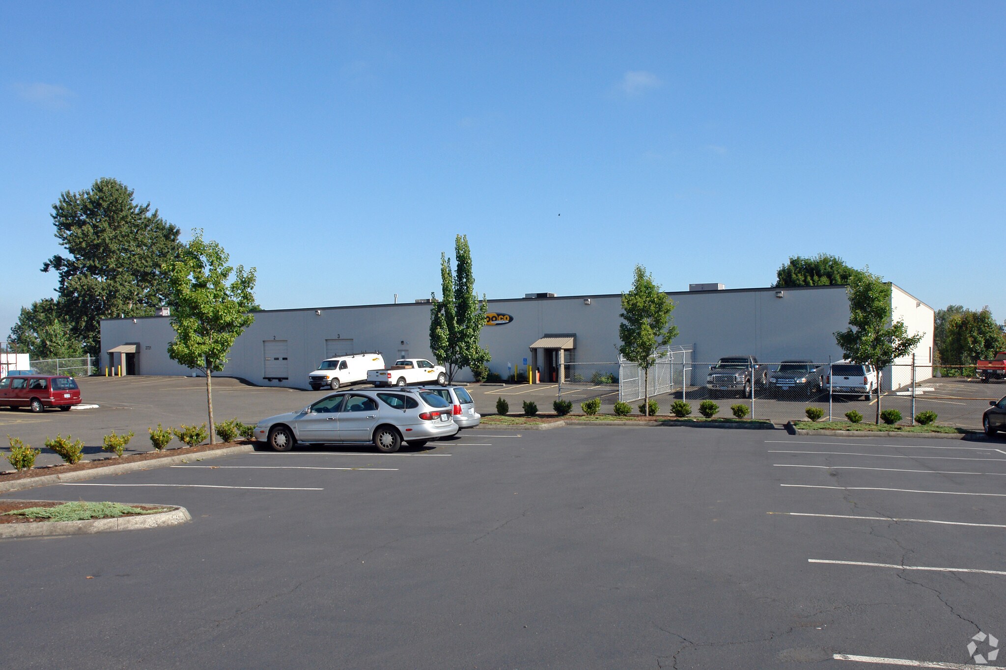 2721-2725 NE Columbia Blvd, Portland, OR for sale Primary Photo- Image 1 of 1