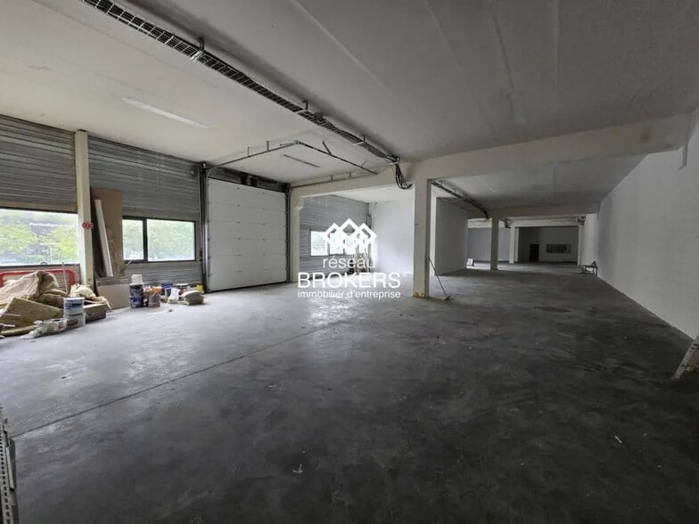 Industrial in Taverny for lease - Interior Photo - Image 1 of 4