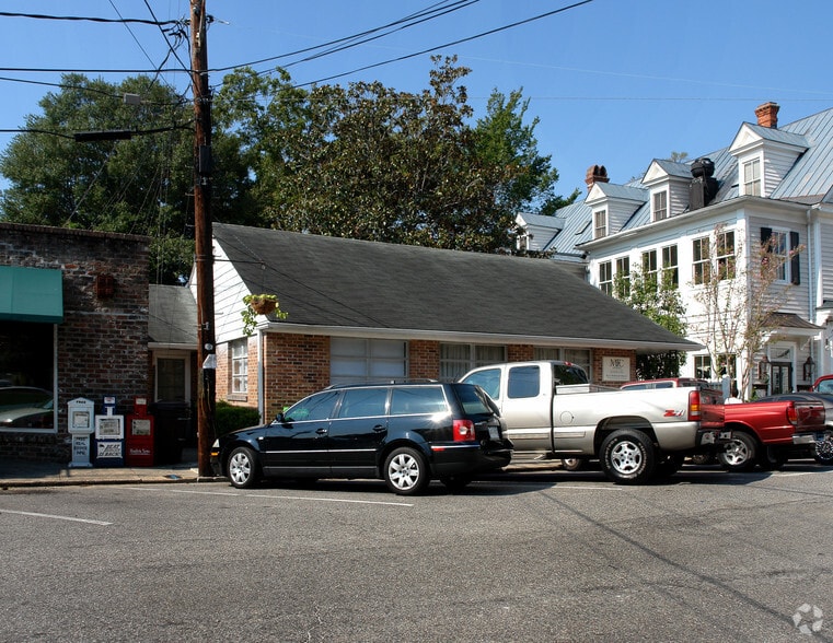 107 Pitt St, Mount Pleasant, SC for sale - Building Photo - Image 1 of 1