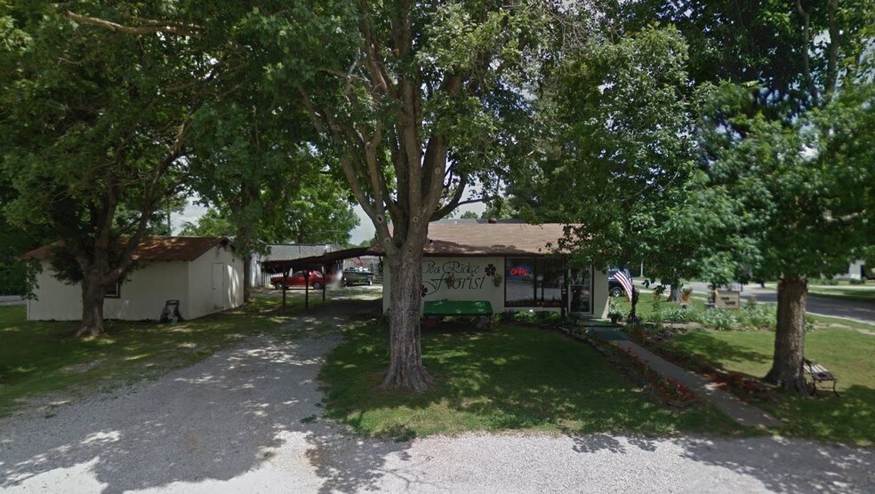 104 McCulloch St, Pea Ridge, AR for sale - Primary Photo - Image 1 of 1