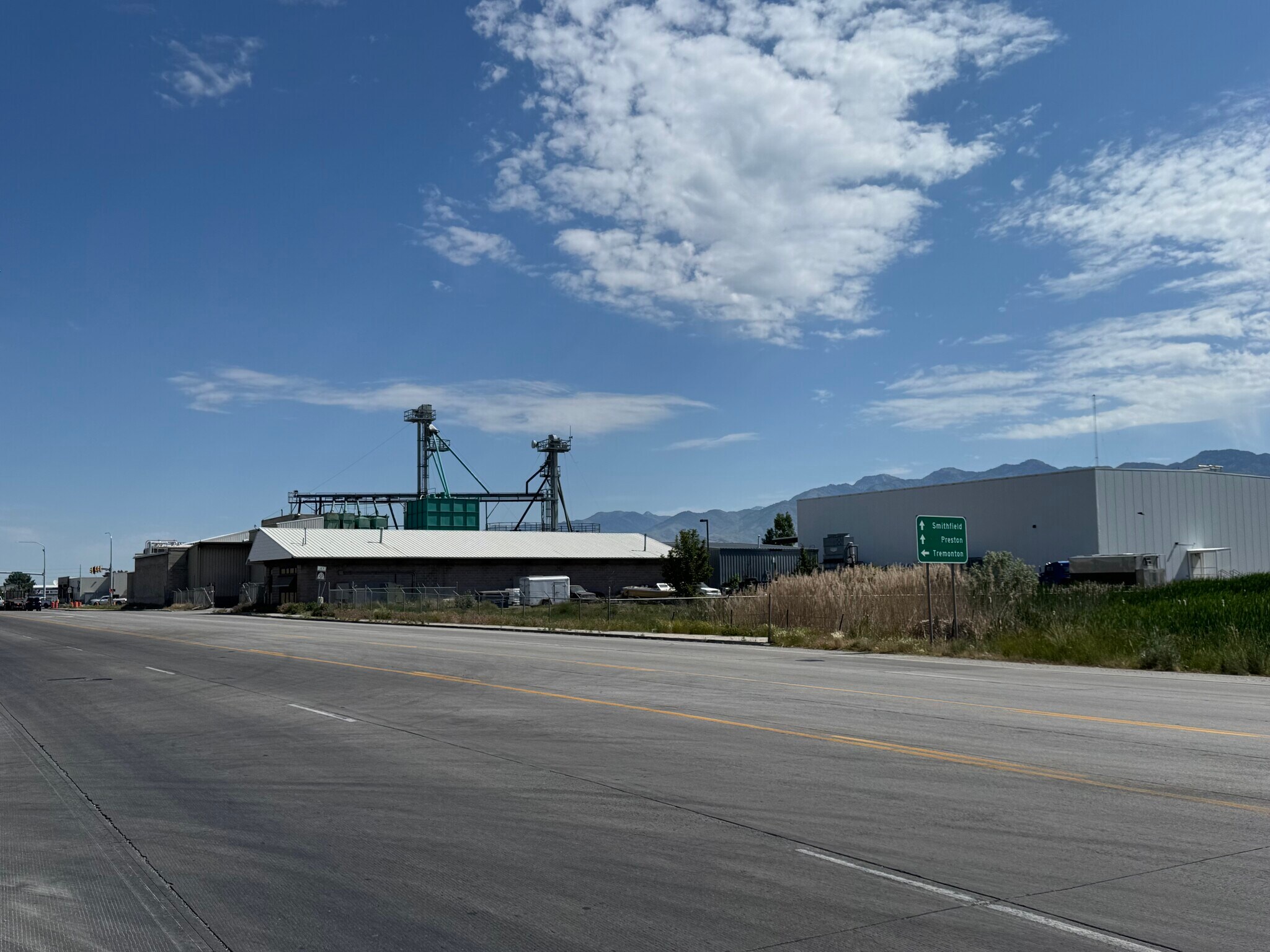 200 1000 w, Logan, UT for sale Primary Photo- Image 1 of 11