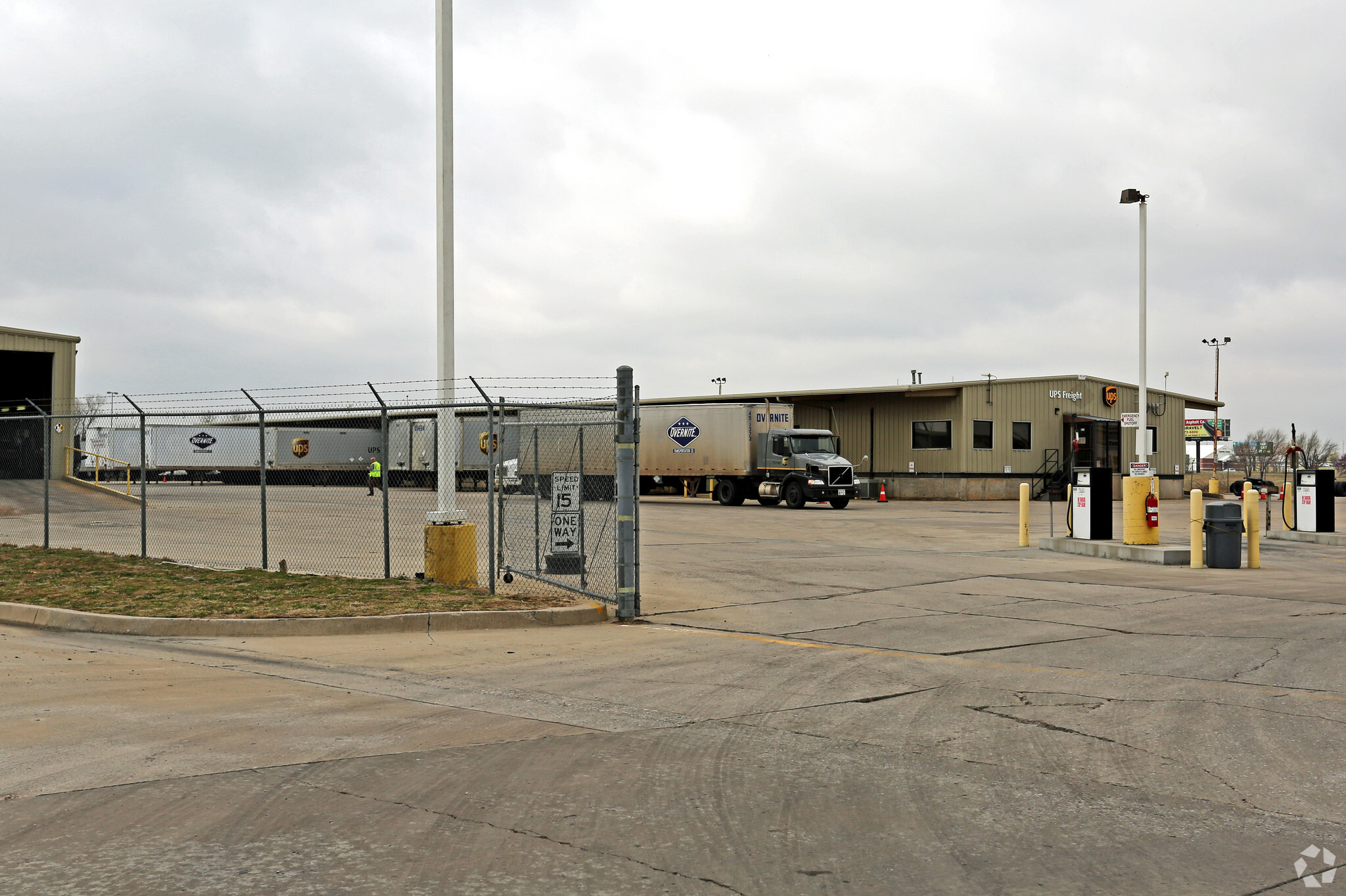 9124 W Reno, Yukon, OK for lease Primary Photo- Image 1 of 3