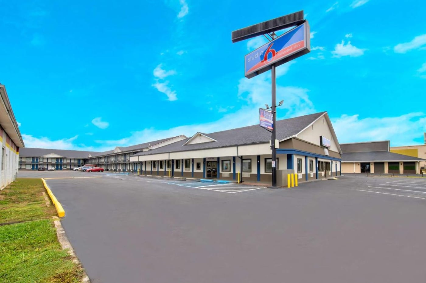 5035 Interstate 55 North Frontage Rd, Jackson, MS for sale Building Photo- Image 1 of 1