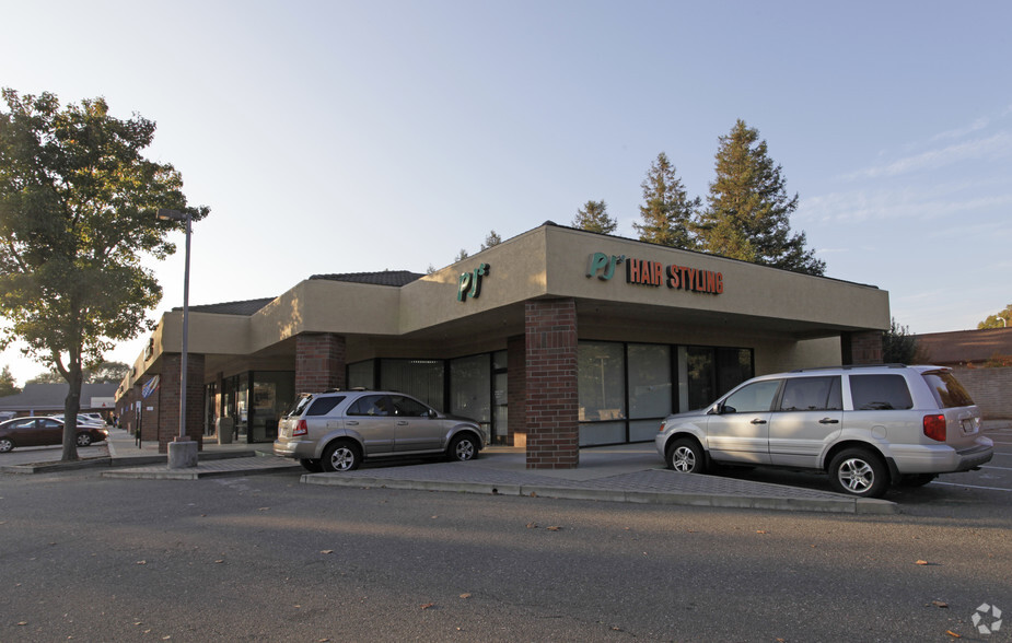 995 Oliver Rd, Fairfield, CA for lease - Building Photo - Image 2 of 5