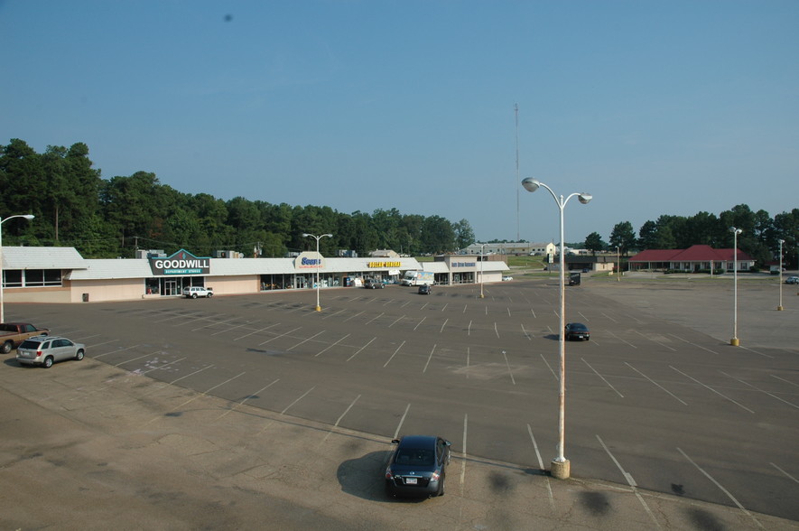 1900-1936 N West Ave, El Dorado, AR for lease - Building Photo - Image 3 of 5