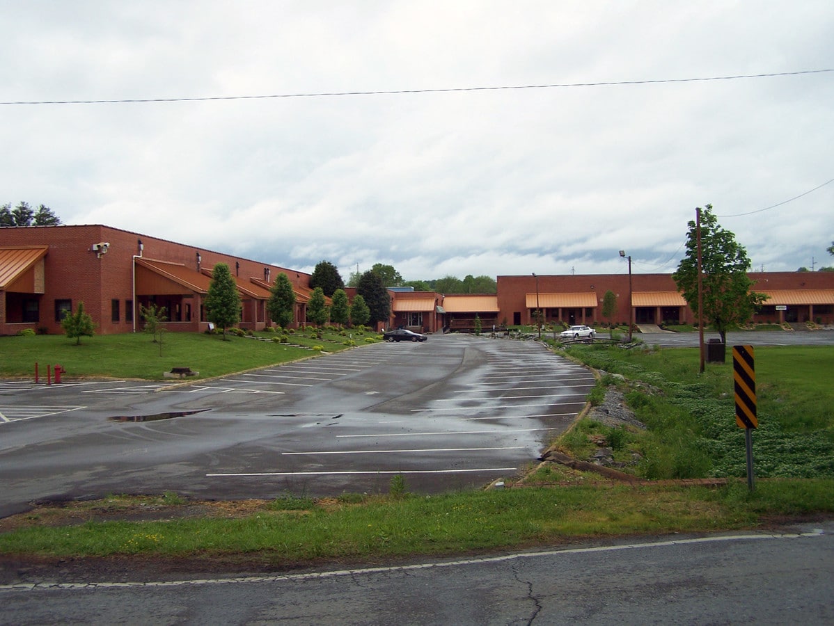 2203 McKinley Rd, Johnson City, TN 37604