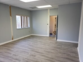 25 Pompton Ave, Verona, NJ for lease Interior Photo- Image 1 of 5