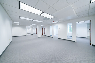 831 E Morehead St, Charlotte, NC for lease Interior Photo- Image 1 of 5