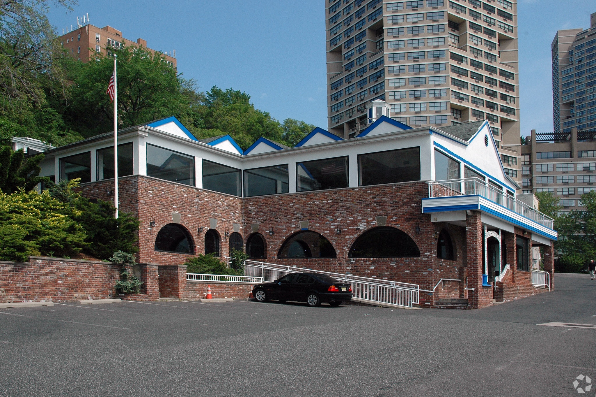 Farragut Place portfolio of 4 properties for sale on LoopNet.com Primary Photo- Image 1 of 4