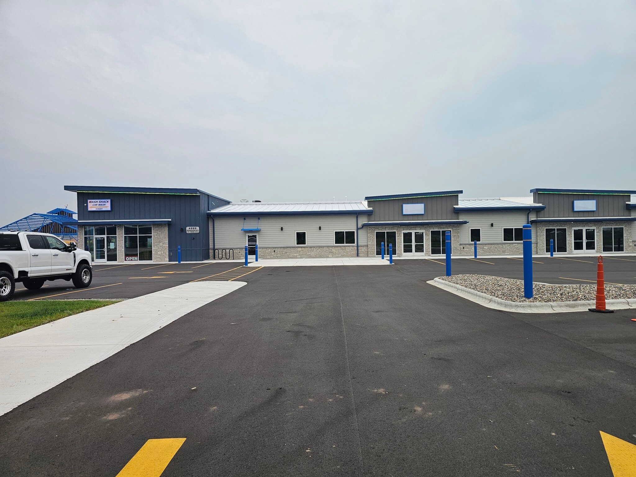 4999 Founders Ter, Hobart, WI for lease Primary Photo- Image 1 of 2