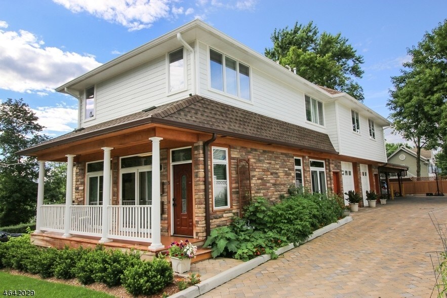 5 Lafayette Pl, Waldwick, NJ 07463