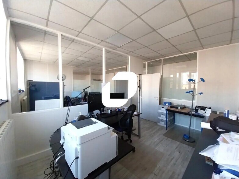 Office in Alfortville for lease - Interior Photo - Image 3 of 13