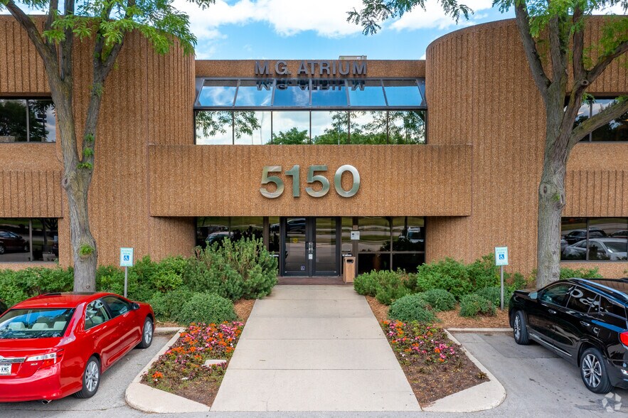 5150 N Port Washington Rd, Glendale, WI for lease - Building Photo - Image 3 of 7