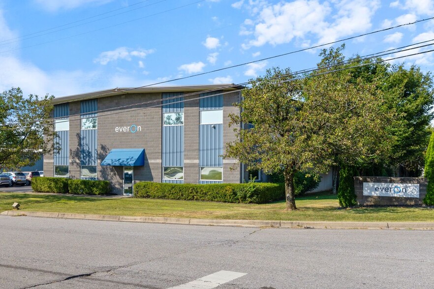 2700 Diode Ln, Louisville, KY for lease - Building Photo - Image 1 of 10