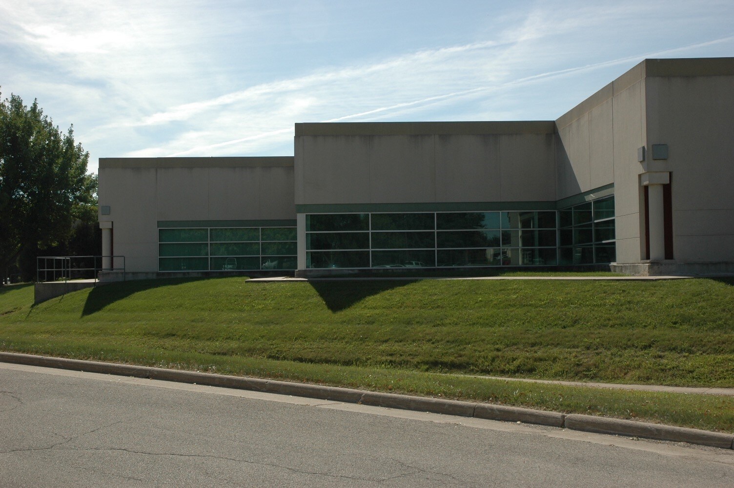 2501 N Loop Dr, Ames, IA for sale Primary Photo- Image 1 of 1