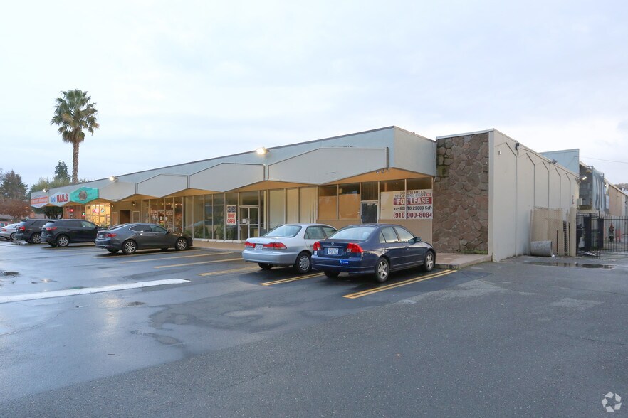 5892 S Land Park Dr, Sacramento, CA for lease - Building Photo - Image 1 of 6