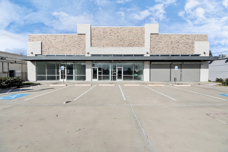 4430 W Fuqua St, Houston, TX for lease - Building Photo - Image 1 of 28