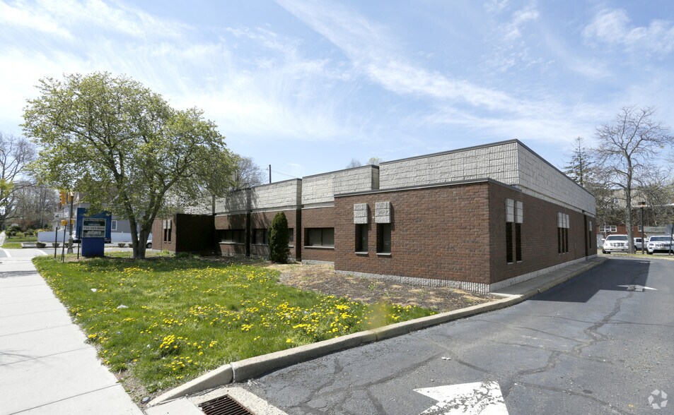 220 Chestnut St, Roselle, NJ for sale - Primary Photo - Image 1 of 1