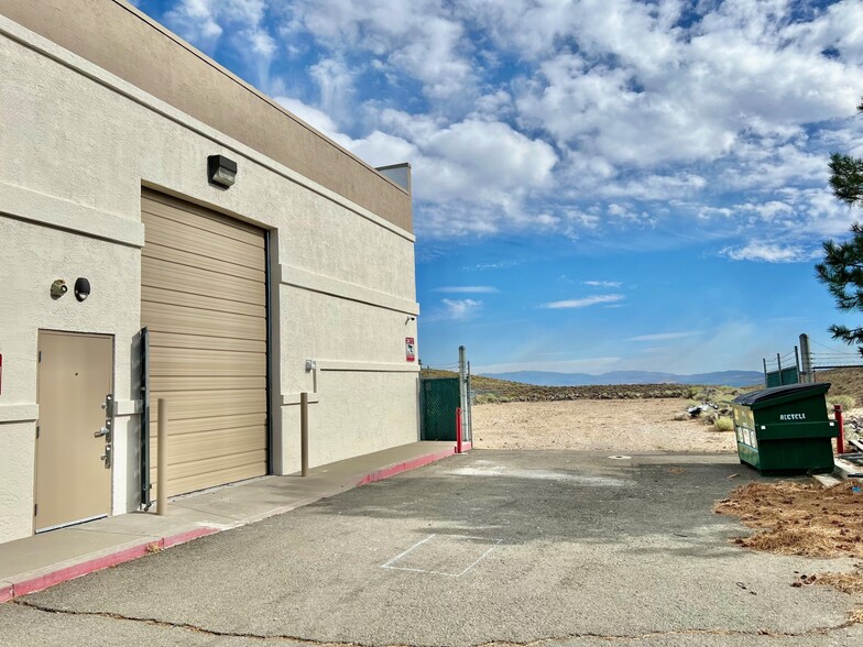 7720 Security Cir, Reno, NV for lease - Building Photo - Image 3 of 12