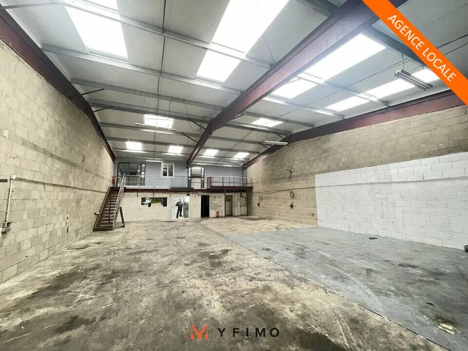 Flex in Ecquevilly for lease Interior Photo- Image 1 of 9