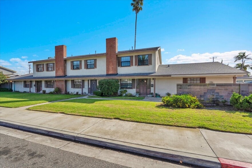 1780 Santa Ana Ave, Costa Mesa, CA for sale - Primary Photo - Image 1 of 17