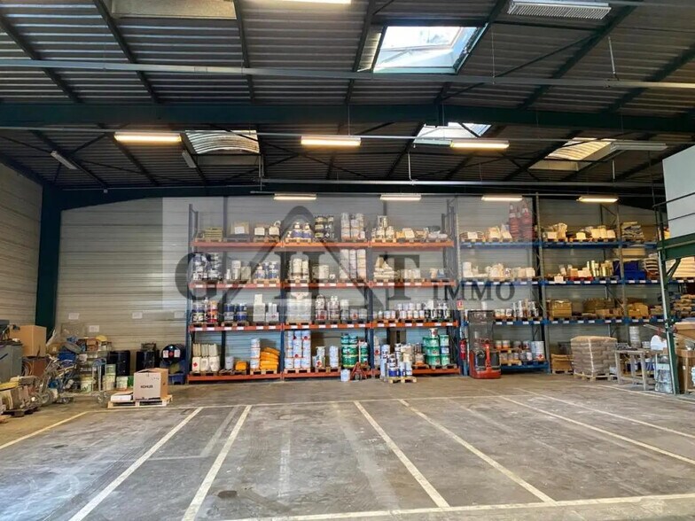 Industrial in Étréchy for lease - Interior Photo - Image 3 of 7