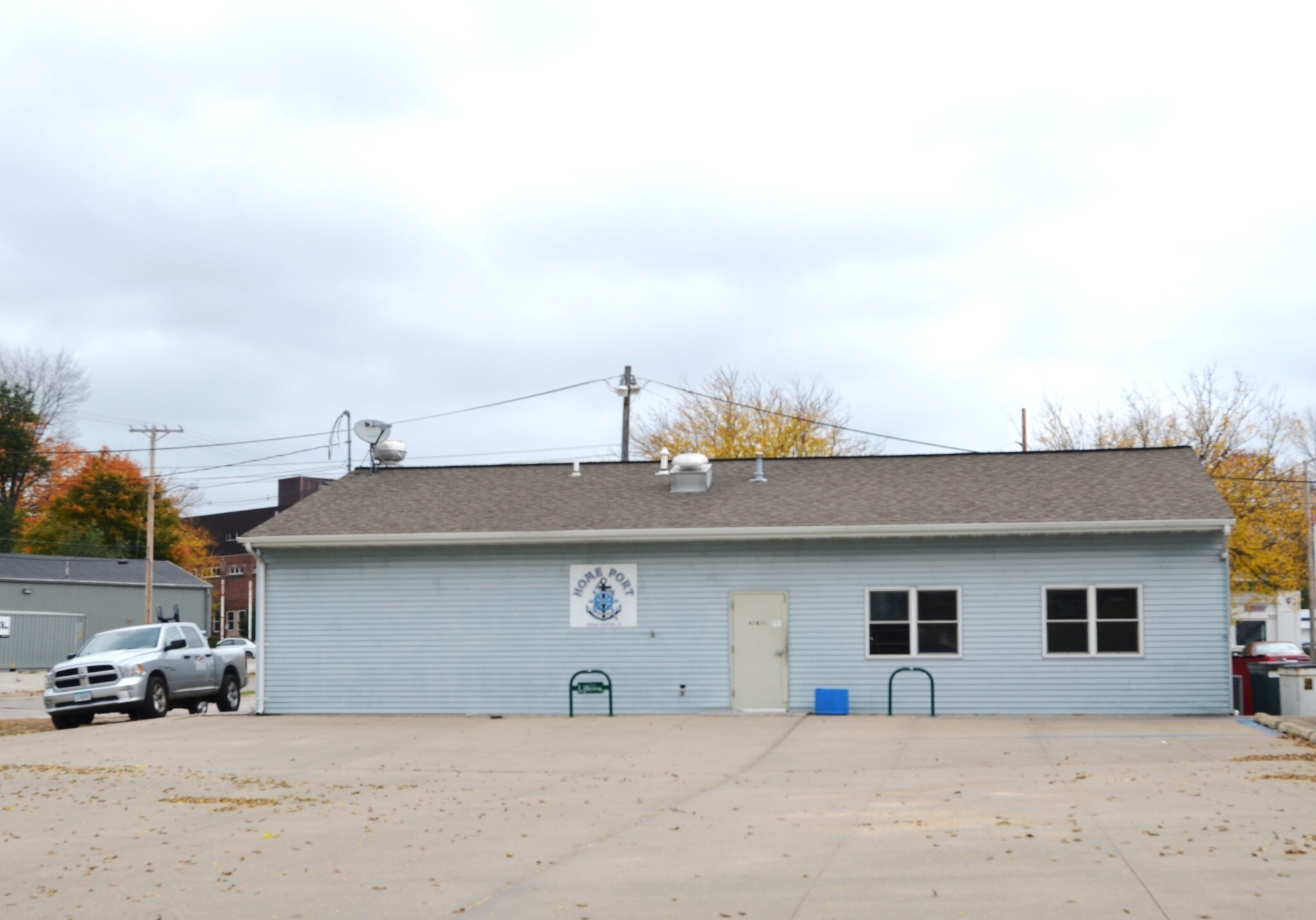 624 Center Point Rd NE, Cedar Rapids, IA for sale Primary Photo- Image 1 of 1