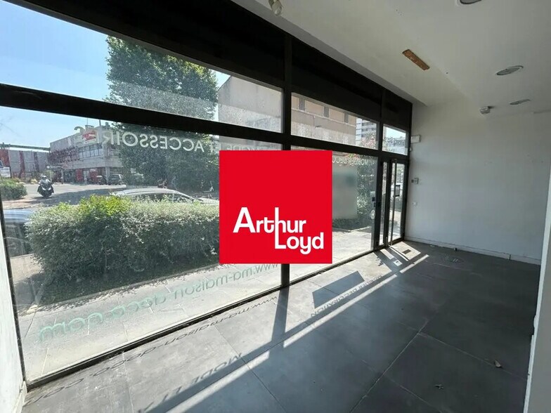 Retail in Marseille for lease - Interior Photo - Image 1 of 1