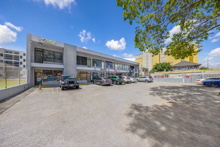 752-776 W Flagler St, Miami, FL for lease - Building Photo - Image 2 of 18