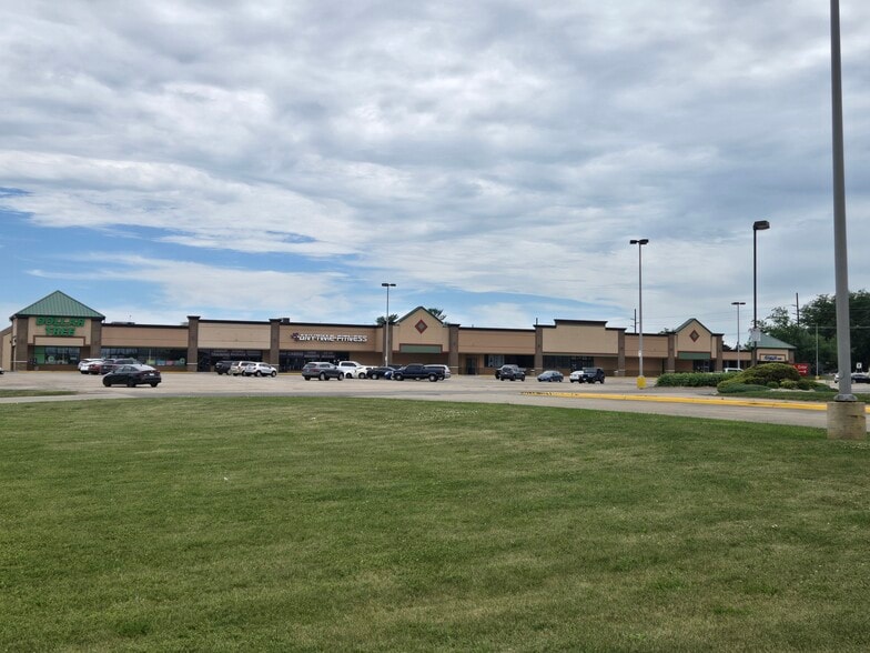 320 Eagle Dr, Rochelle, IL for lease - Building Photo - Image 1 of 4