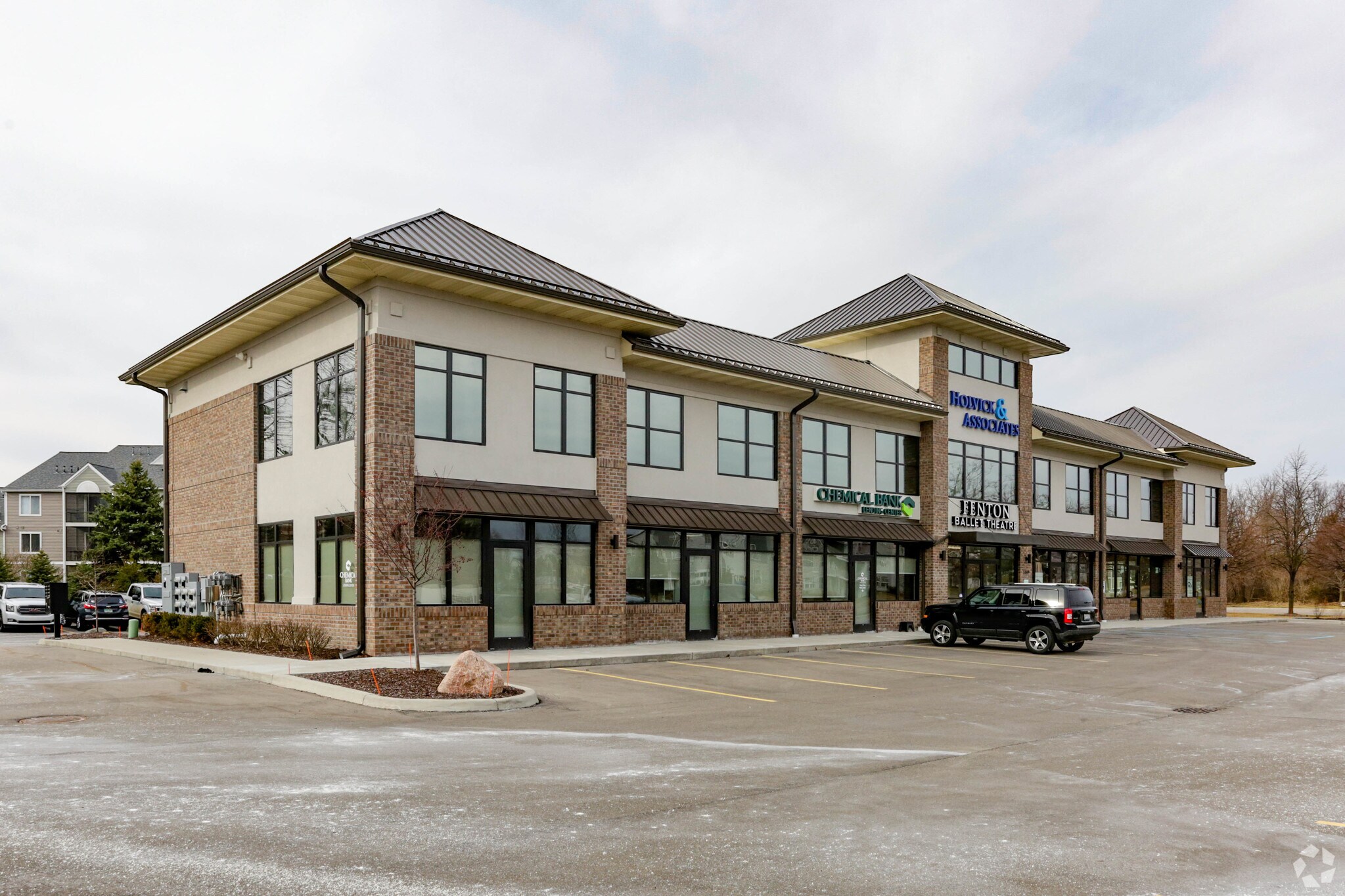 3309 W Silver Lake Rd, Fenton, MI for sale Building Photo- Image 1 of 1